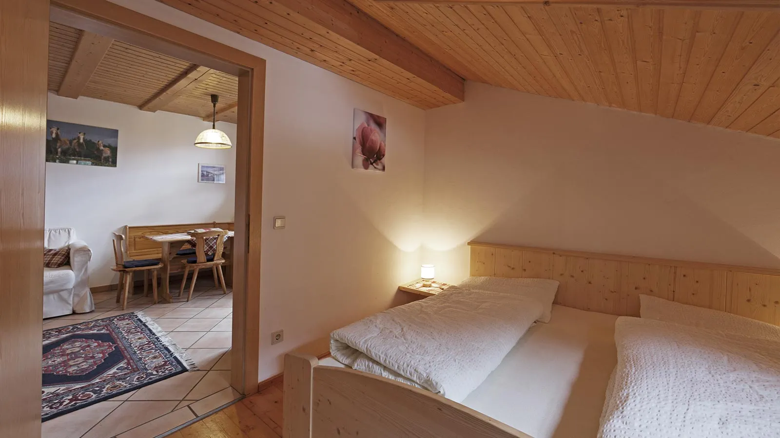 Camera matrimoniale in legno dell'appartamento vacanze in val di Vizze